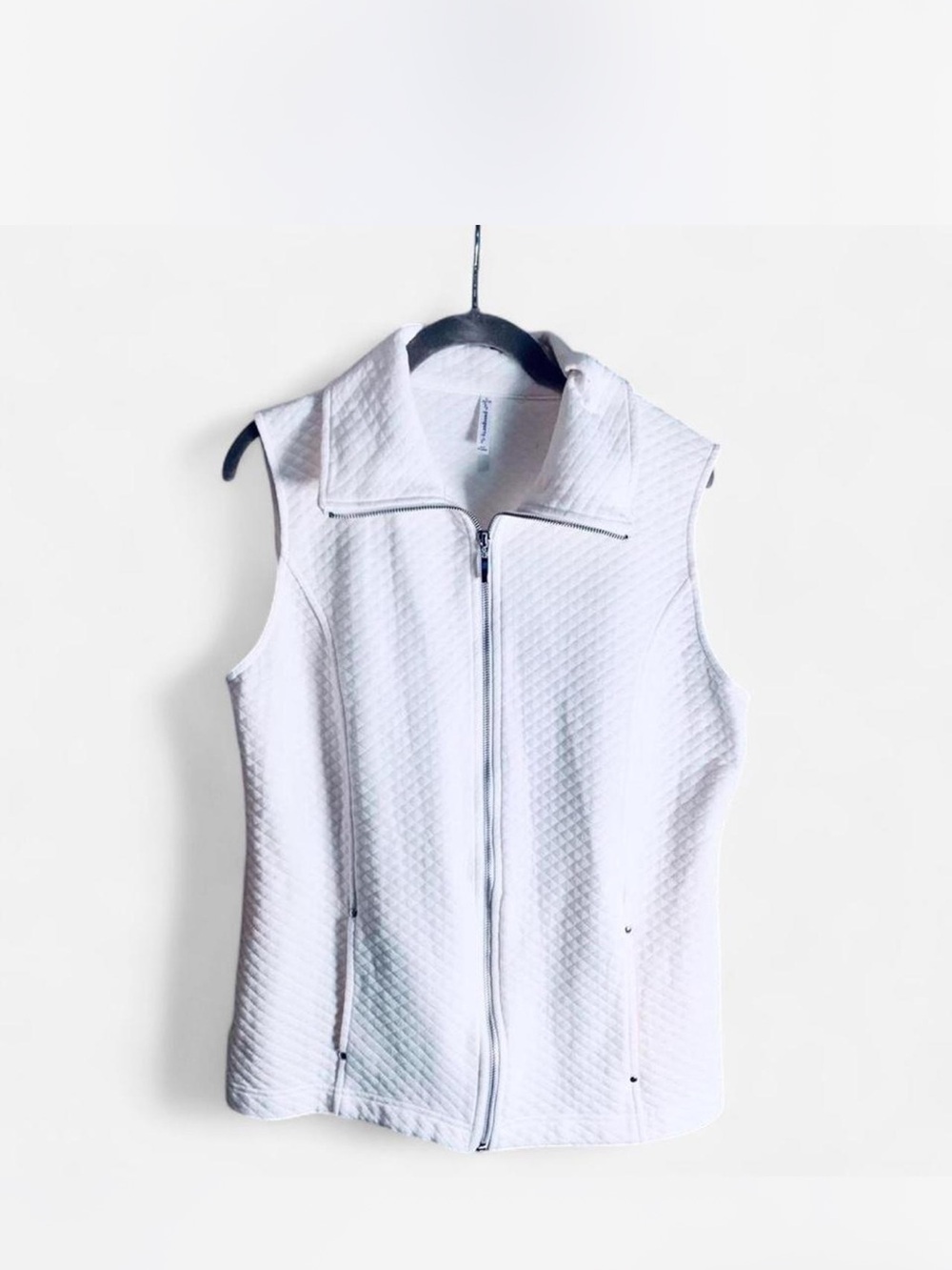 Passport White Quilted Sleeveless Zip Vest